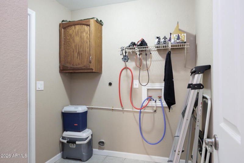 1262 E Crown - Laundry