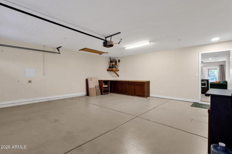 27-web-or-mls-15019-n-mayflower-dr