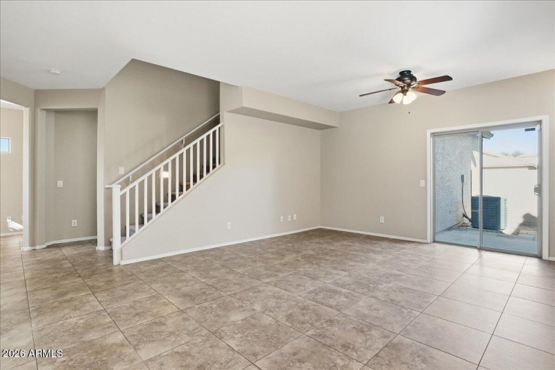 11-1915 E Oxford Ln_RedHogMedia