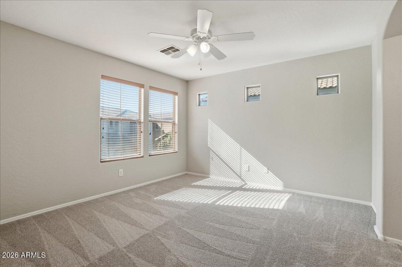 17-1915 E Oxford Ln_RedHogMedia