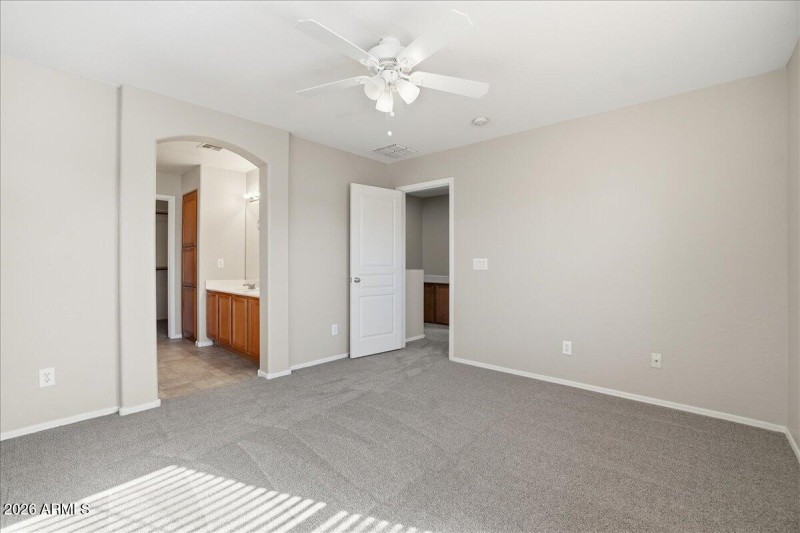 18-1915 E Oxford Ln_RedHogMedia