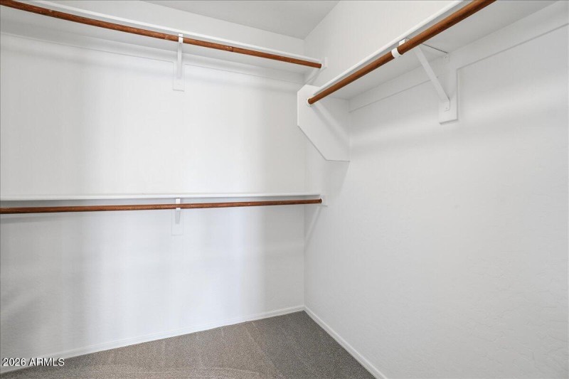 21-1915 E Oxford Ln_RedHogMedia