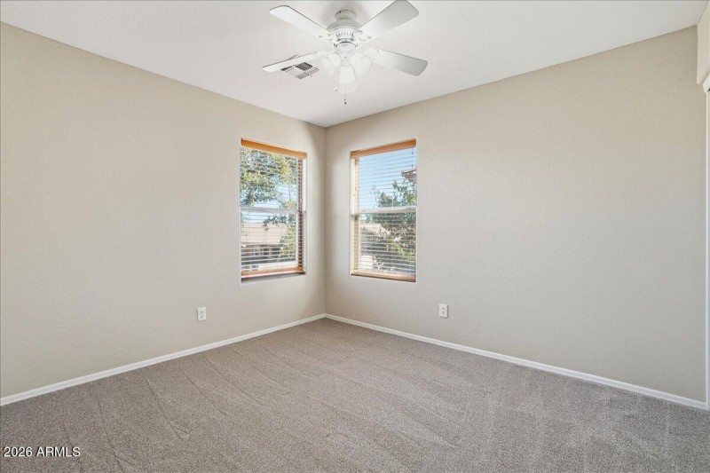 25-1915 E Oxford Ln_RedHogMedia