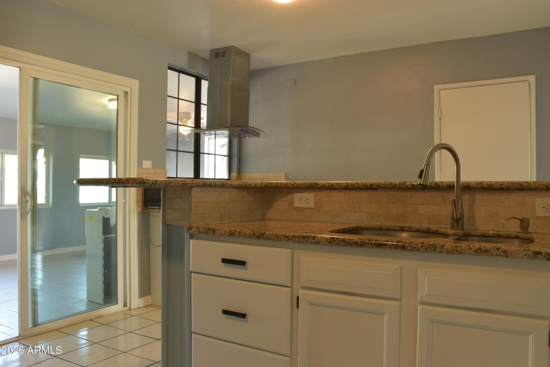 sting 2312 E HARVARD ST 12