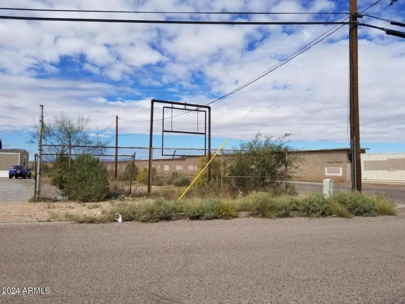 789 Douglas corner of 7th and Chiricahua