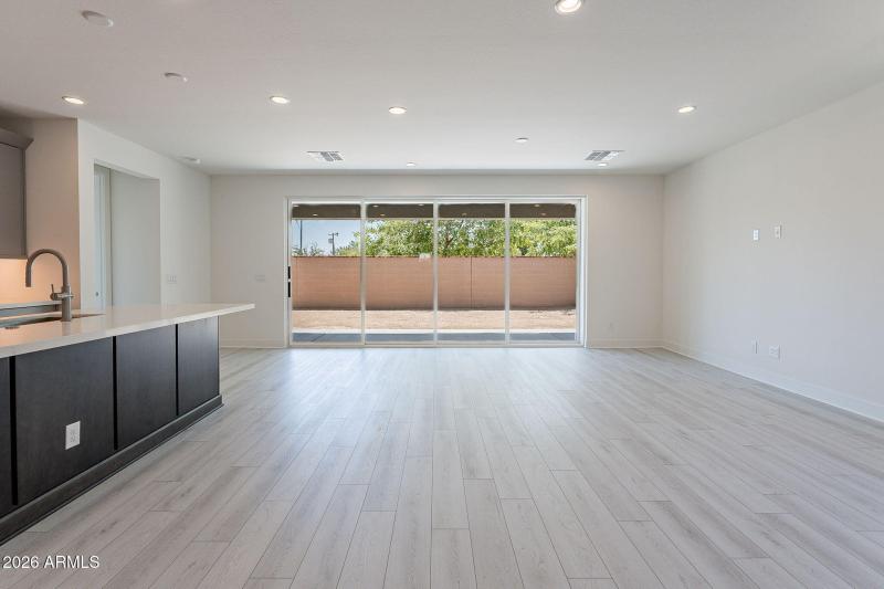 176-web-or-mls-Carlisle-9