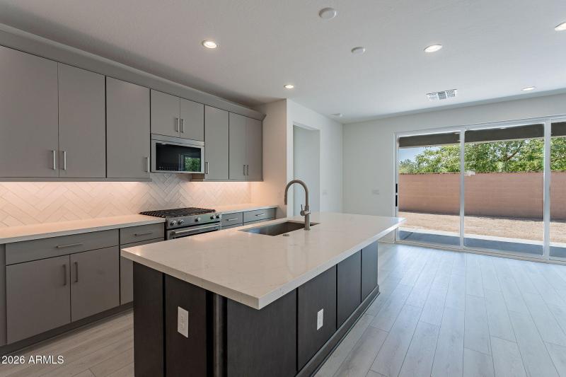 182-web-or-mls-Carlisle-15