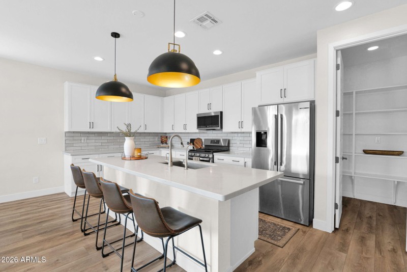 23-web-or-mls-P1459606