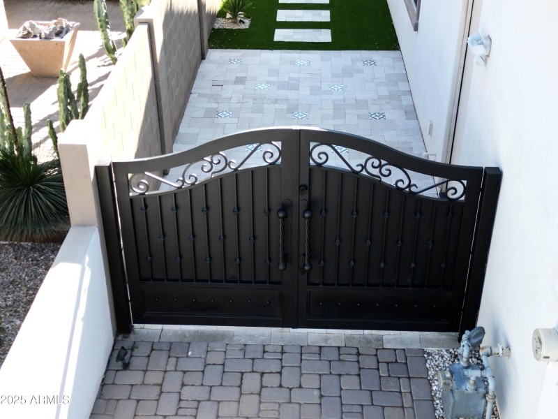 RV Gate