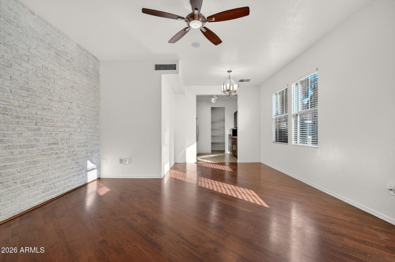 7-web-or-mls-24-E Neville Ave