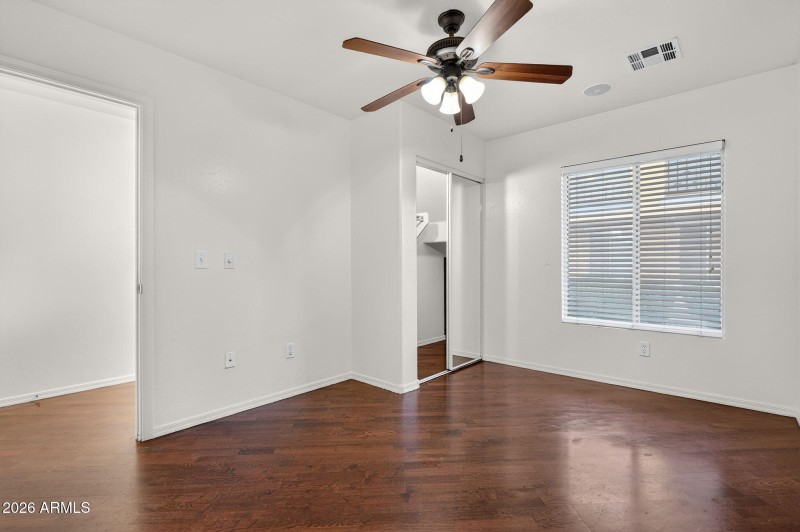 16-web-or-mls-38-E Neville Ave