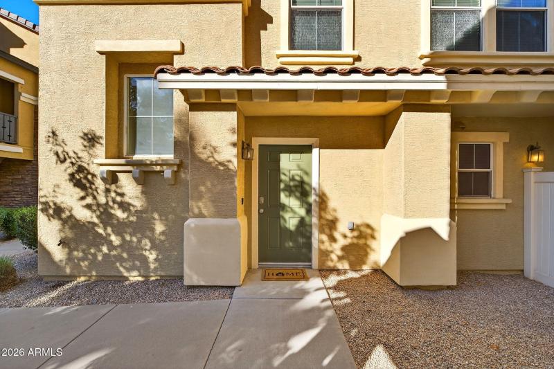 31-web-or-mls-04-E Neville Ave