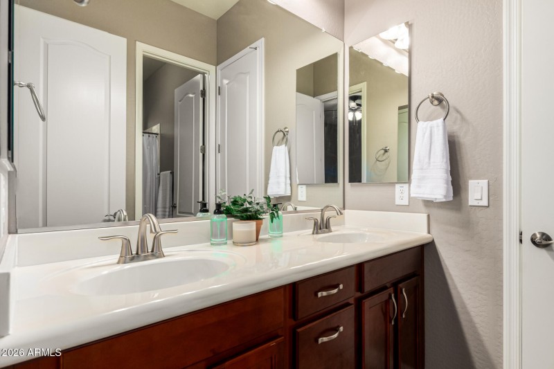 Between guest rooms 1 & 2.