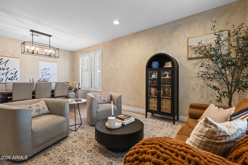 2435 E Narrowleaf Dr-11