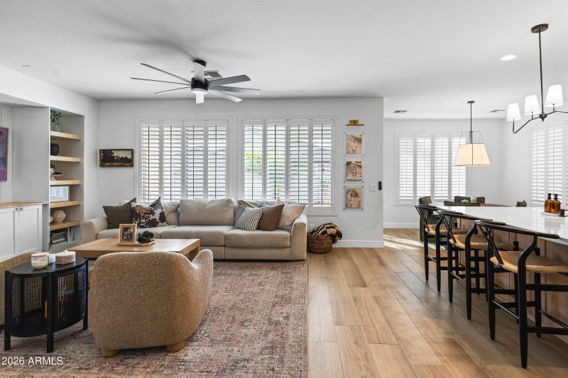 2435 E Narrowleaf Dr-14