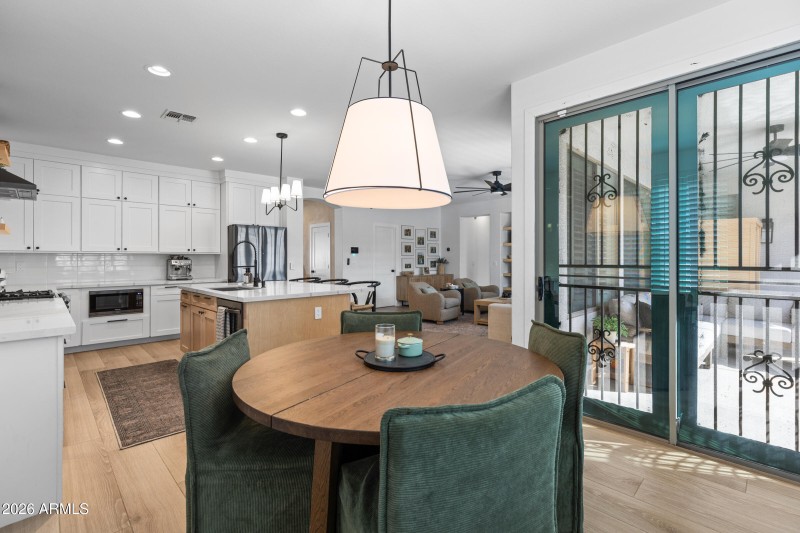 2435 E Narrowleaf Dr-22