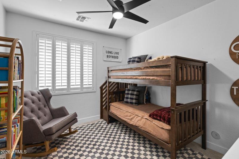 2435 E Narrowleaf Dr-33