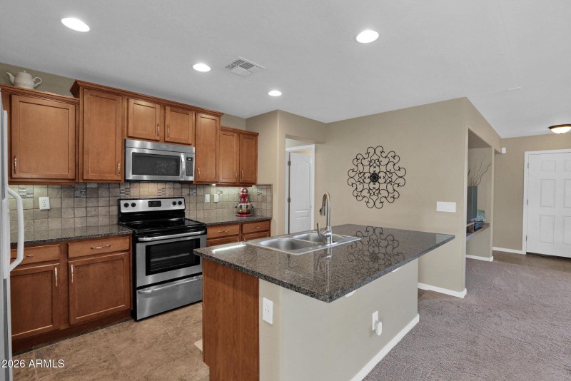 915 Desert Seasons - 11Kitchen