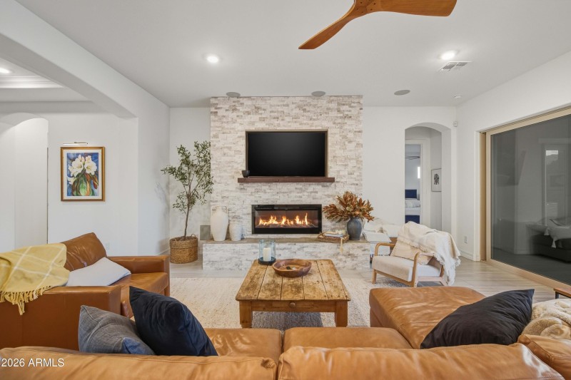 020_DSC_7193_with_fire