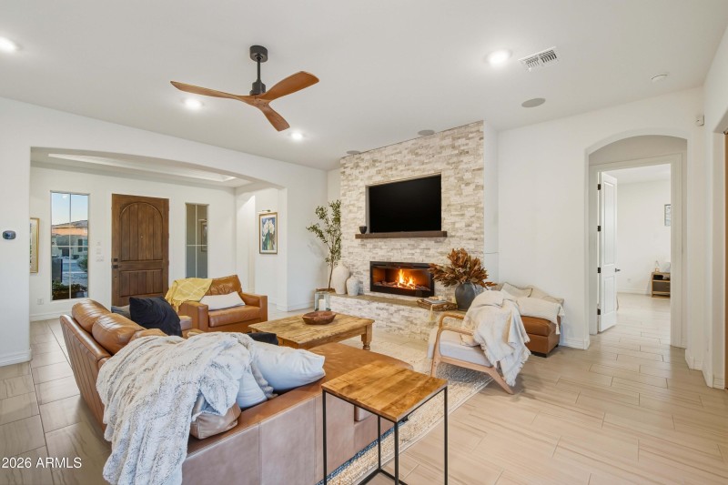 021_DSC_7198_with_fire