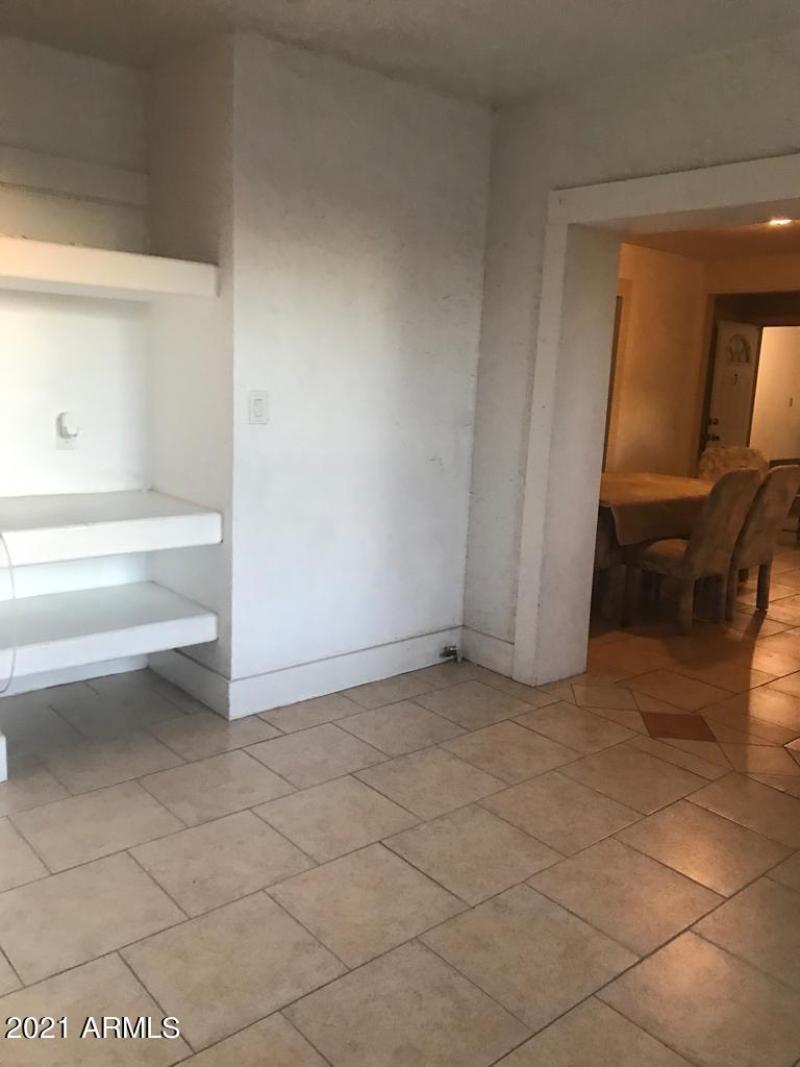 1165 10th shelves unit 3