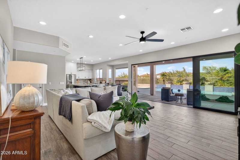 011_16-web-or-mls-33-_e_butherus_dr_80