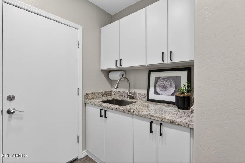 028_91-web-or-mls-44-_e_butherus_dr_973