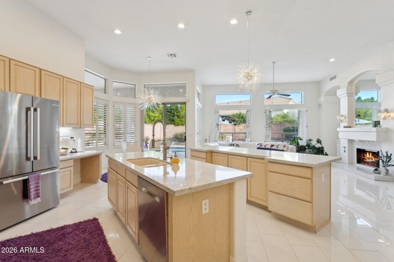 6020 E Hartford Ave.