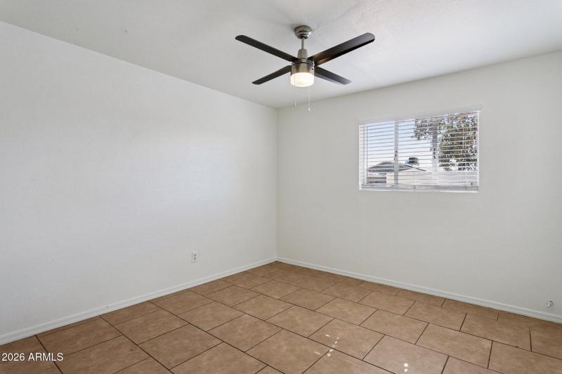 20-web-or-mls-5662-w-mariposa-st