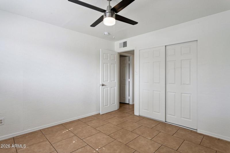 21-web-or-mls-5662-w-mariposa-st