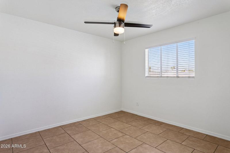 22-web-or-mls-5662-w-mariposa-st