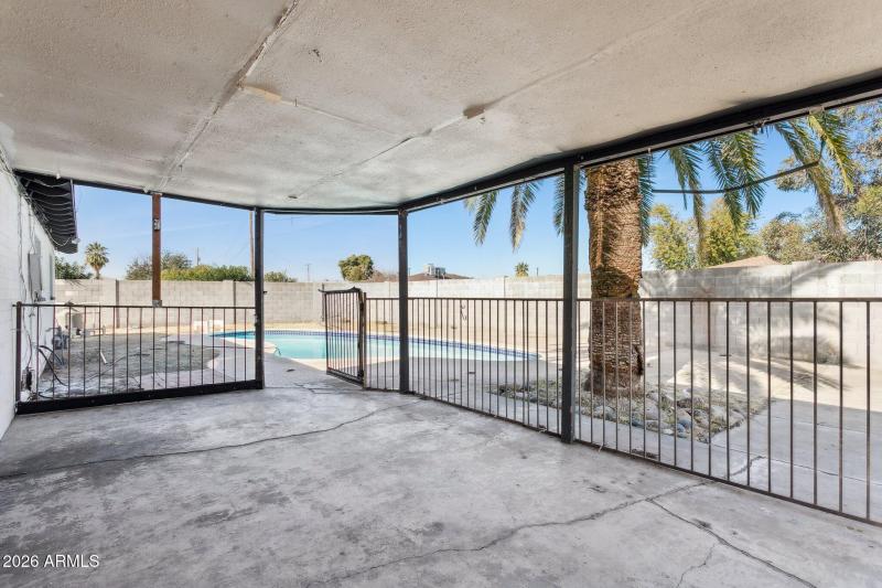 27-web-or-mls-5662-w-mariposa-st