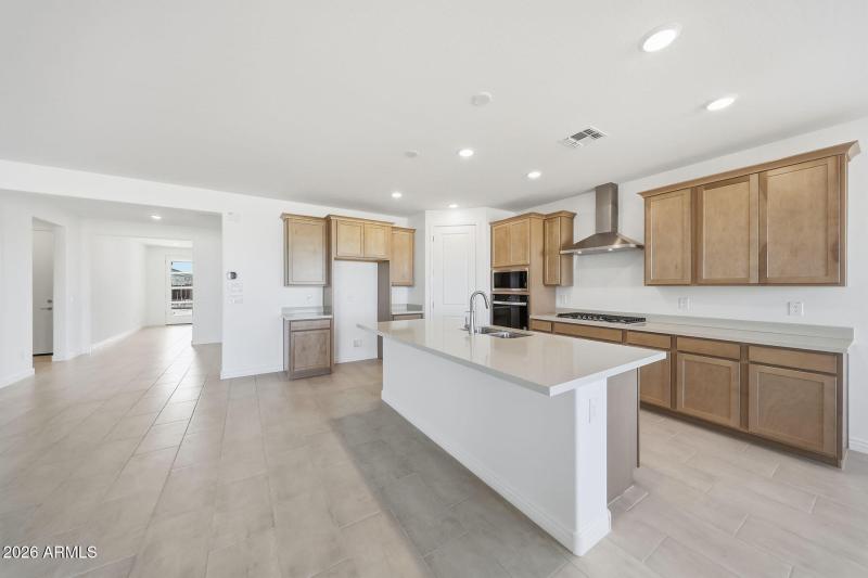 PHX_Miravida_Lot 1175_Dove_14798_kitchen