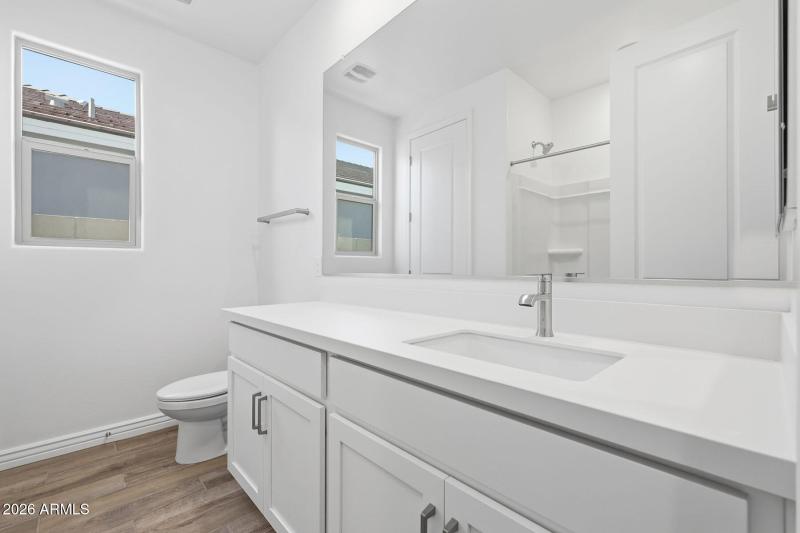 PHX_Miravida_lot 1045_Crimson_14769_Bath