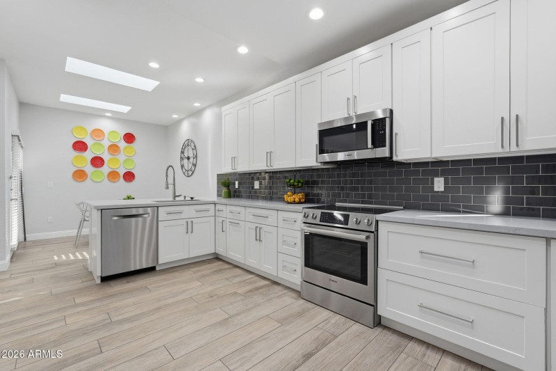Stunning kitchen with BOSCH appliances!