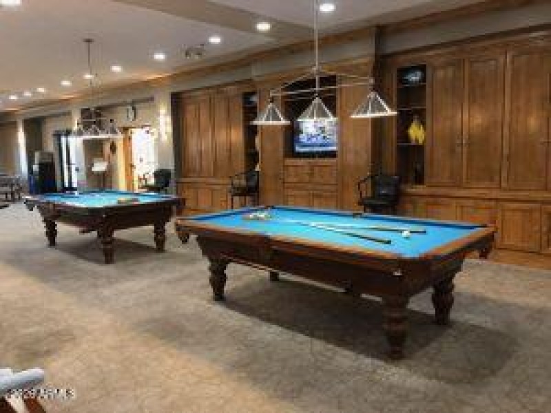 5 Pool Tables Without Covers__300x225