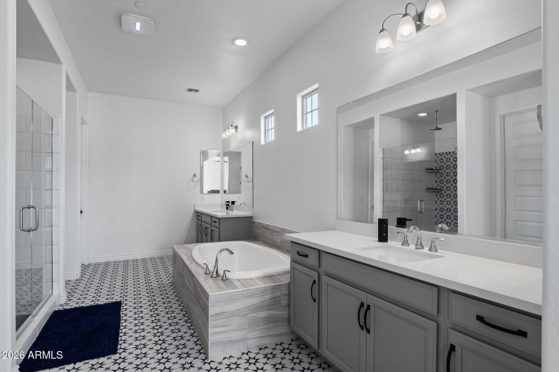 032__32083 N 126th Ave