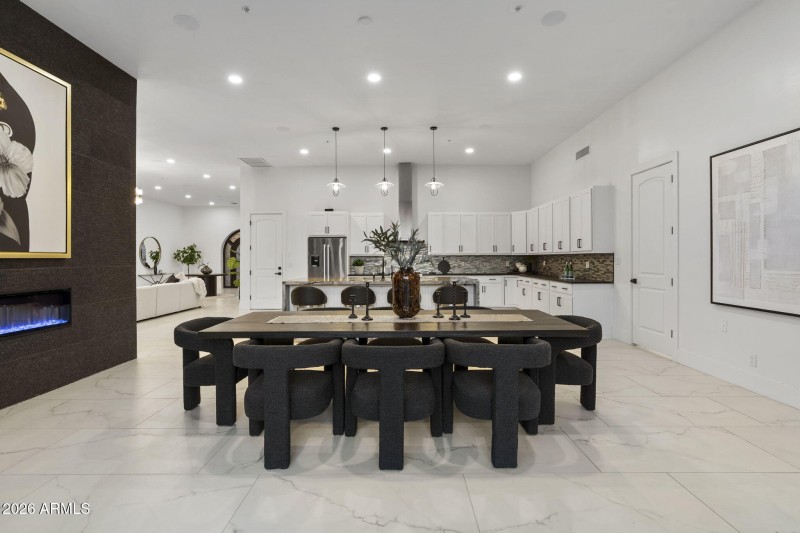 Modern Dining & Chef’s Kitchen
