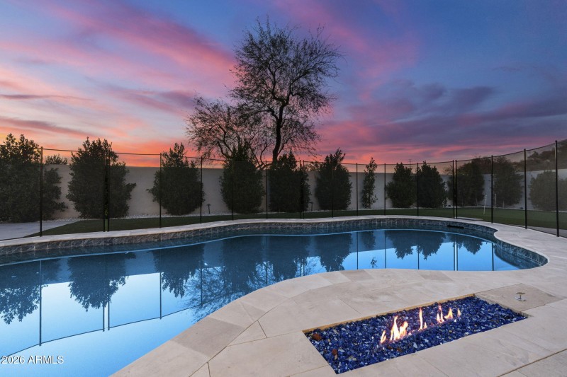 Spacious Patio & Pool Area