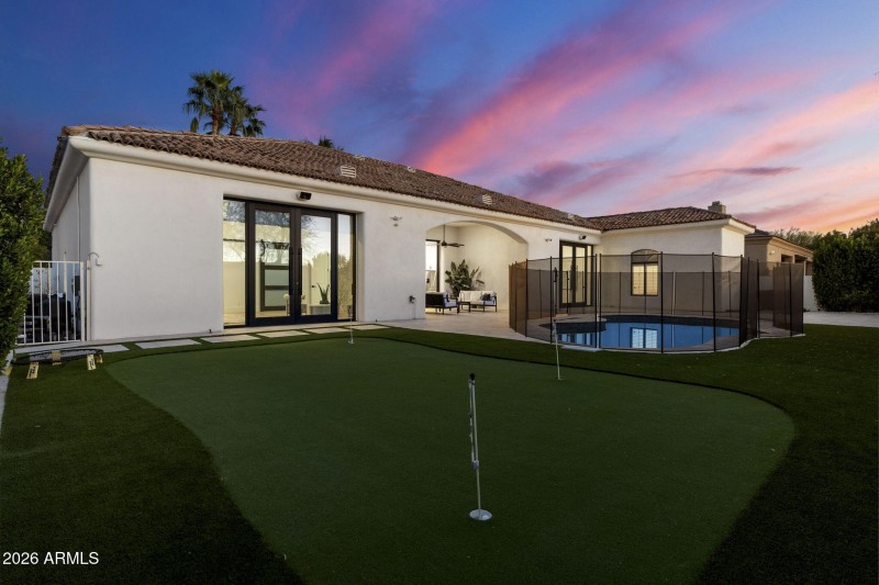 Poolside Putting Green