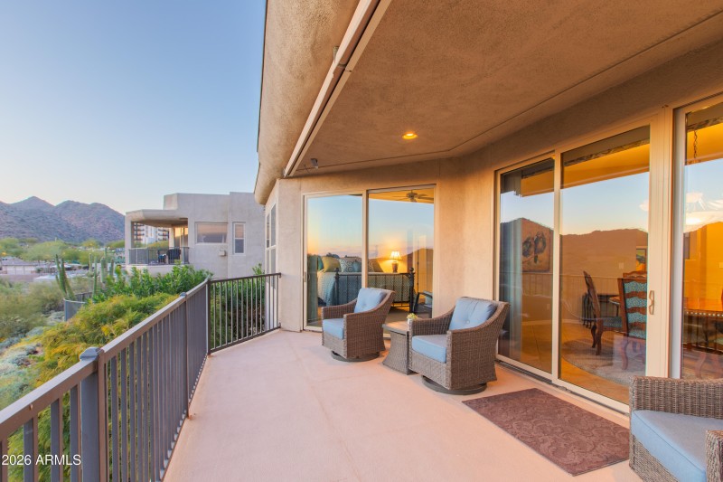 Seamless Indoor-Outdoor Flow