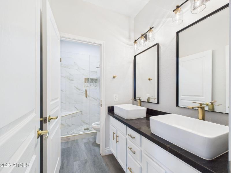 14-web-or-mls-CAM03379G0-PR0177-STILL014