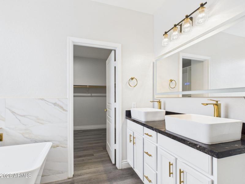 28-web-or-mls-CAM03379G0-PR0177-STILL028