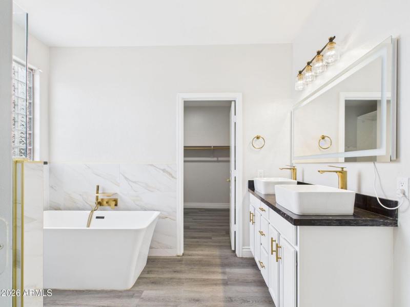 29-web-or-mls-CAM03379G0-PR0177-STILL029