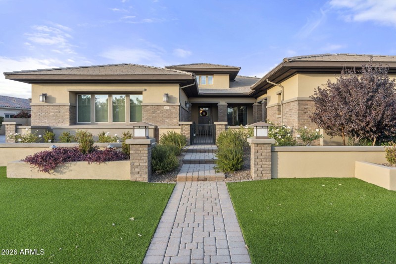 2052 E Crescent Front