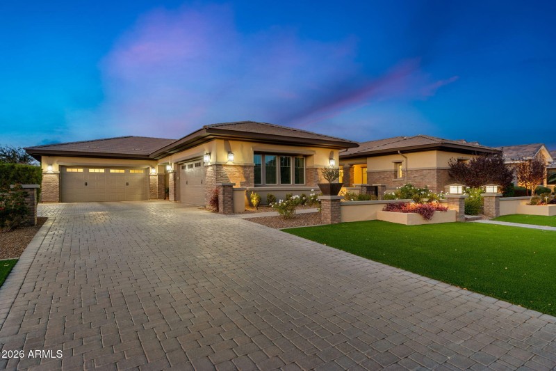 2052 E Crescent Twilight Front