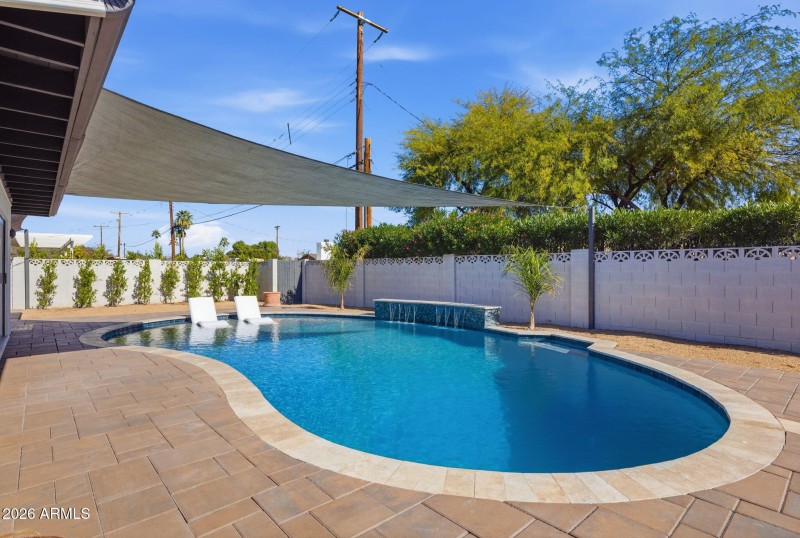 Pool with Water Feature