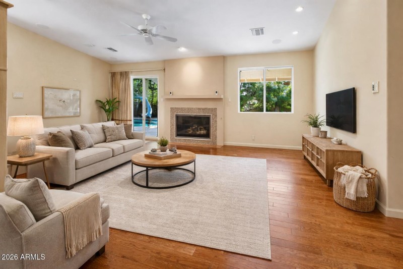 C9411085-BA2E-46BA-96A0-3A294F319C8E