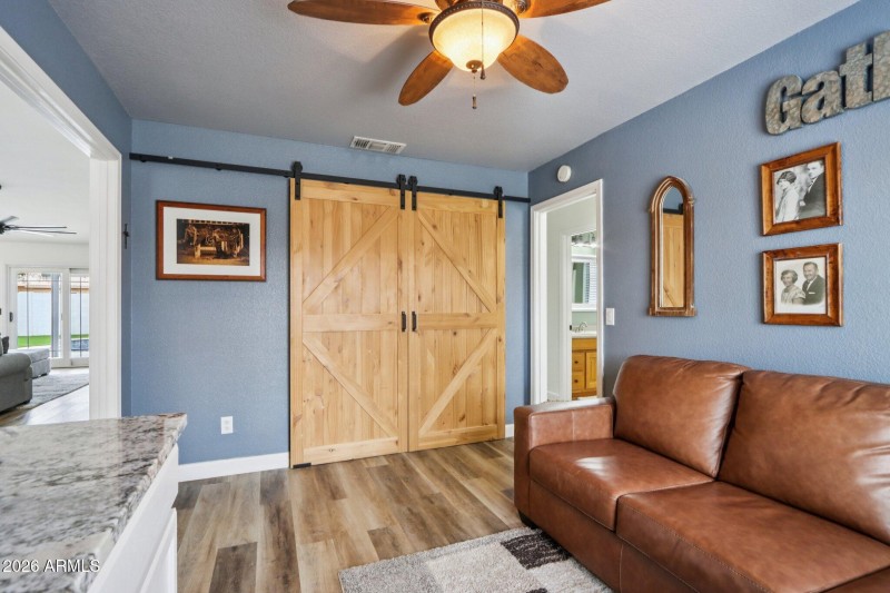 12-web-or-mls-W Gail Dr-S2901-010