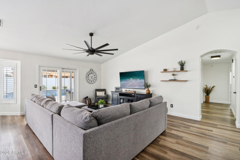 17-web-or-mls-W Gail Dr-S2901-015